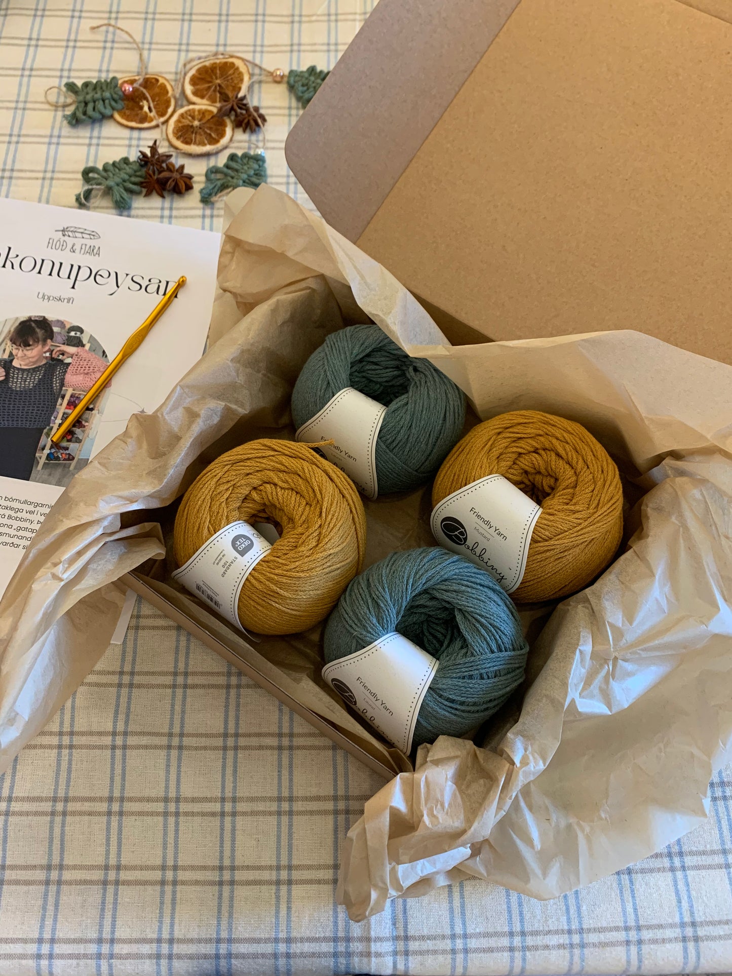 Efni & uppskrift að Vinkonupeysunni