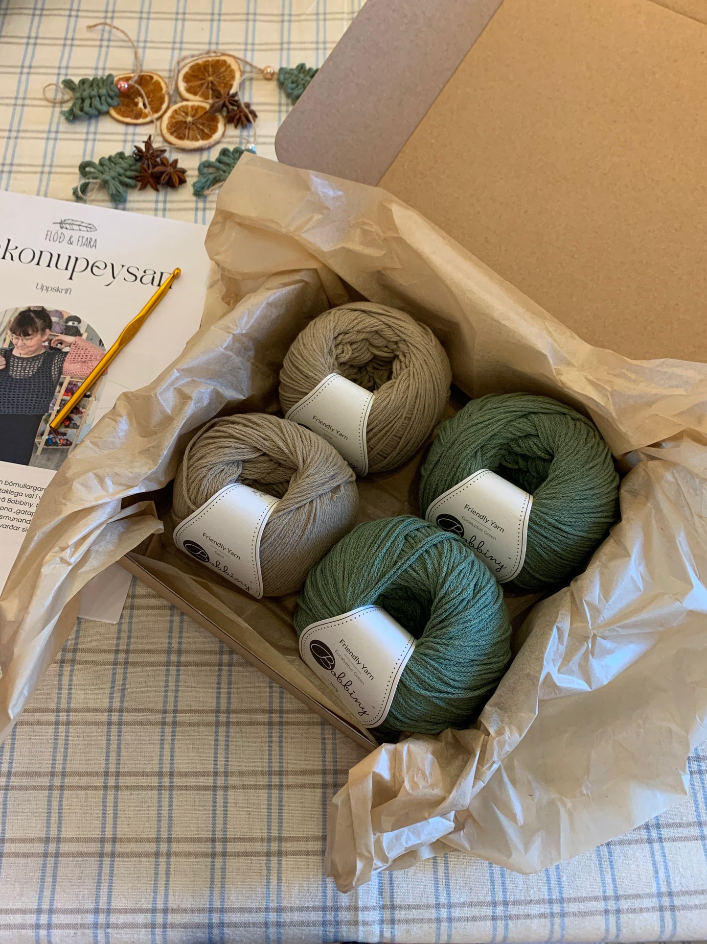 Efni & uppskrift að Vinkonupeysunni