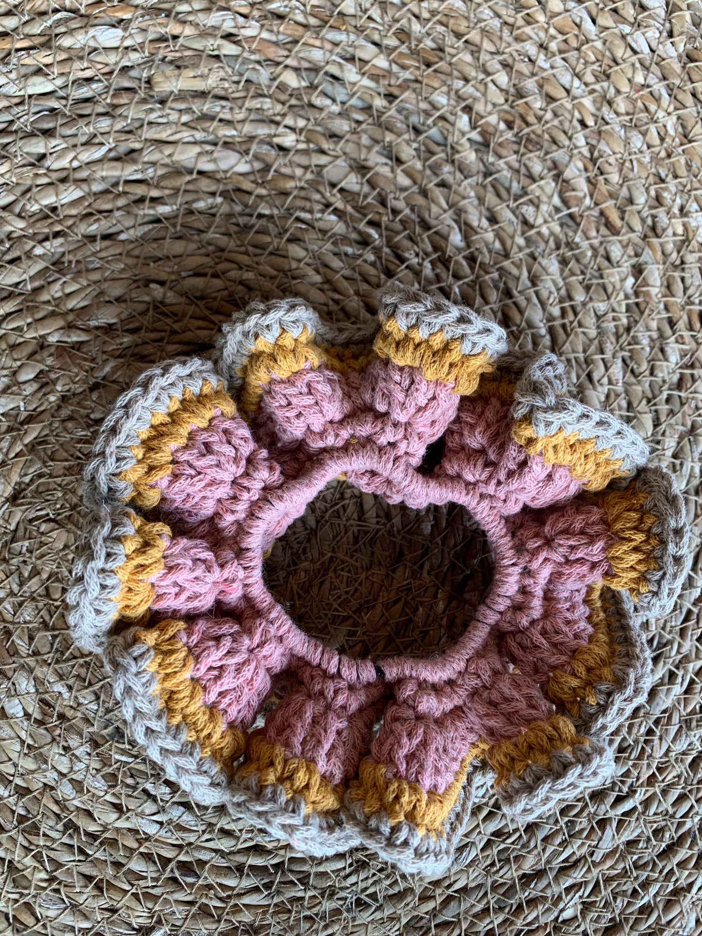 Hekluð hárteygja / Scrunchie / Bómull