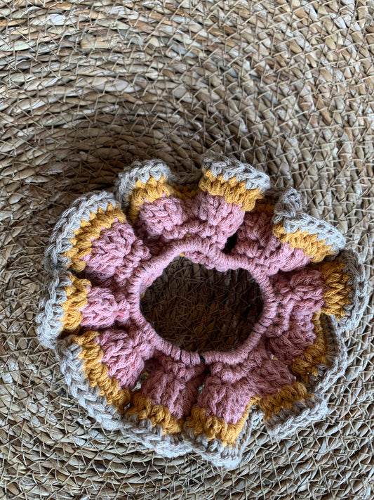 Hekluð hárteygja / Scrunchie / Bómull