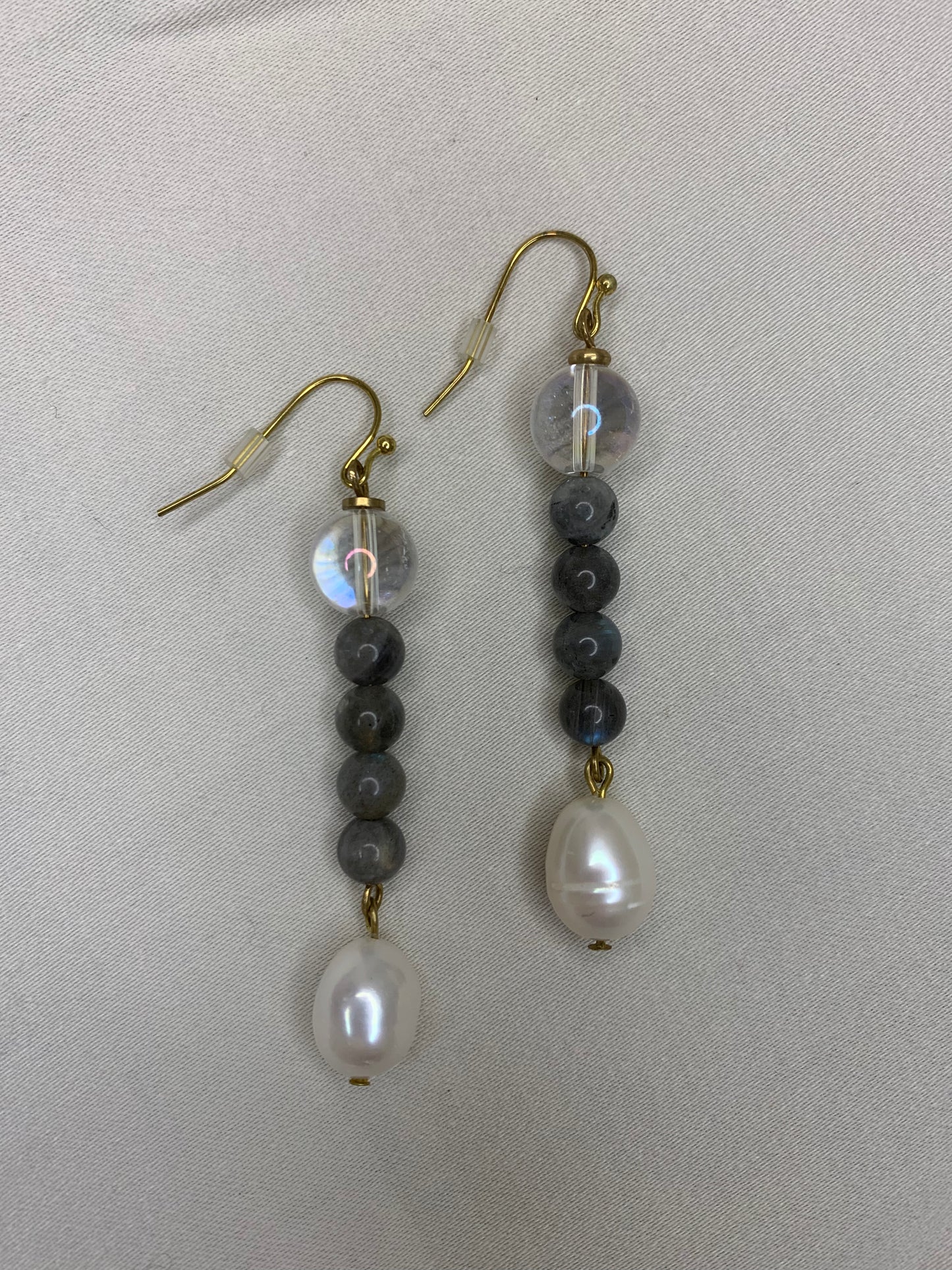 Eyrnalokkar / Gráar perlur