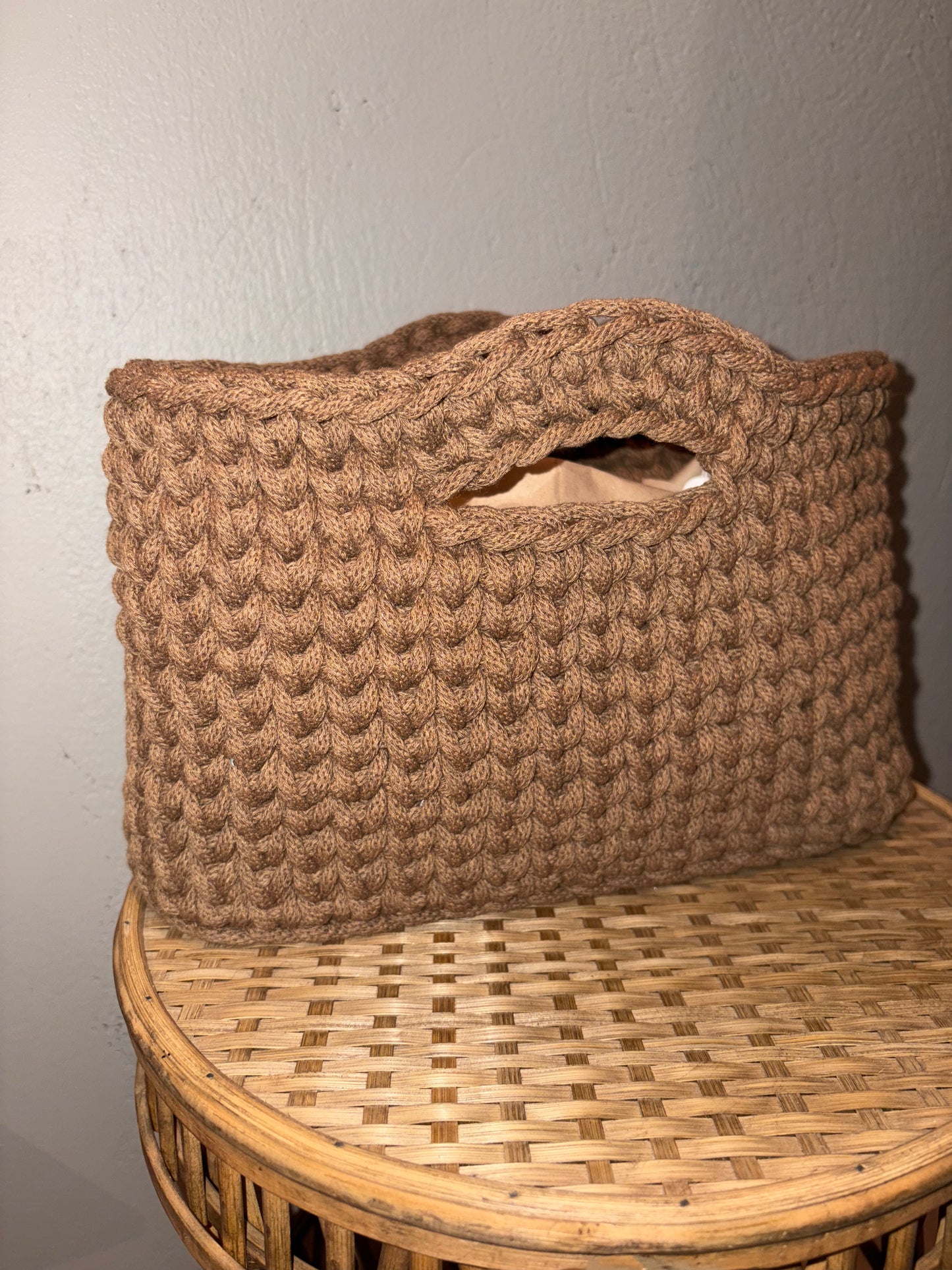 Hekluð taska / lítil / Nut Brown