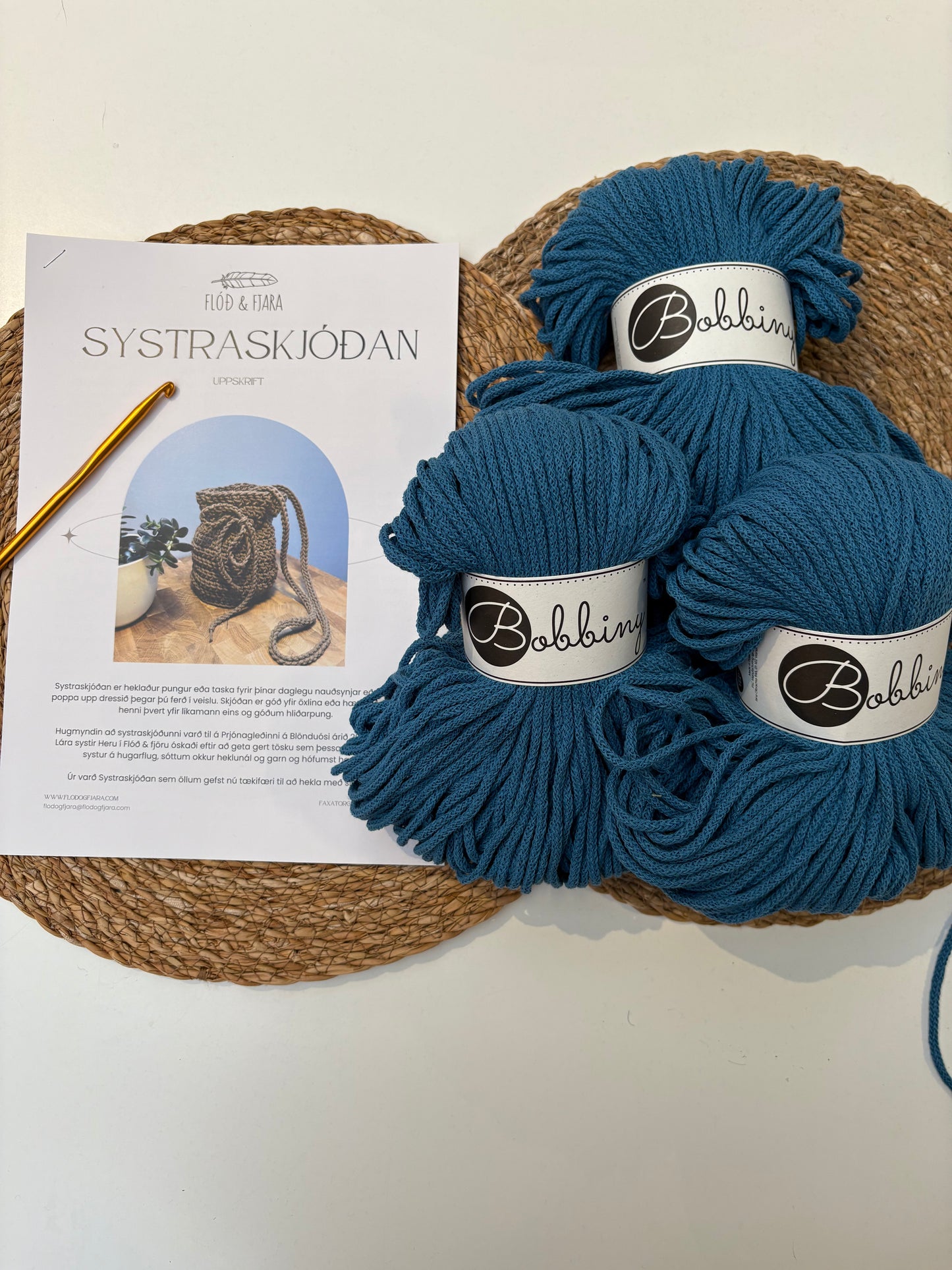 Tilboð! Efni & uppskrift að Systraskjóðunni - heklaðri hliðartösku
