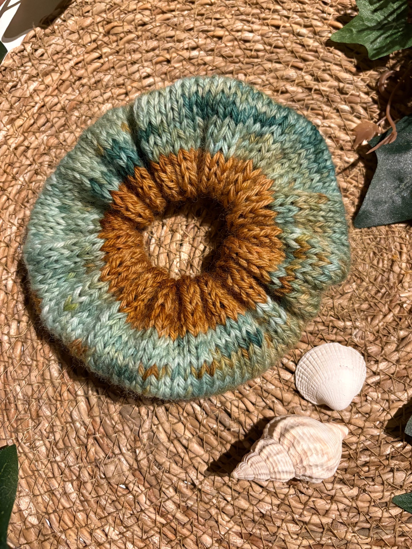 Hárteygja / Scrunchie / Brún & græn